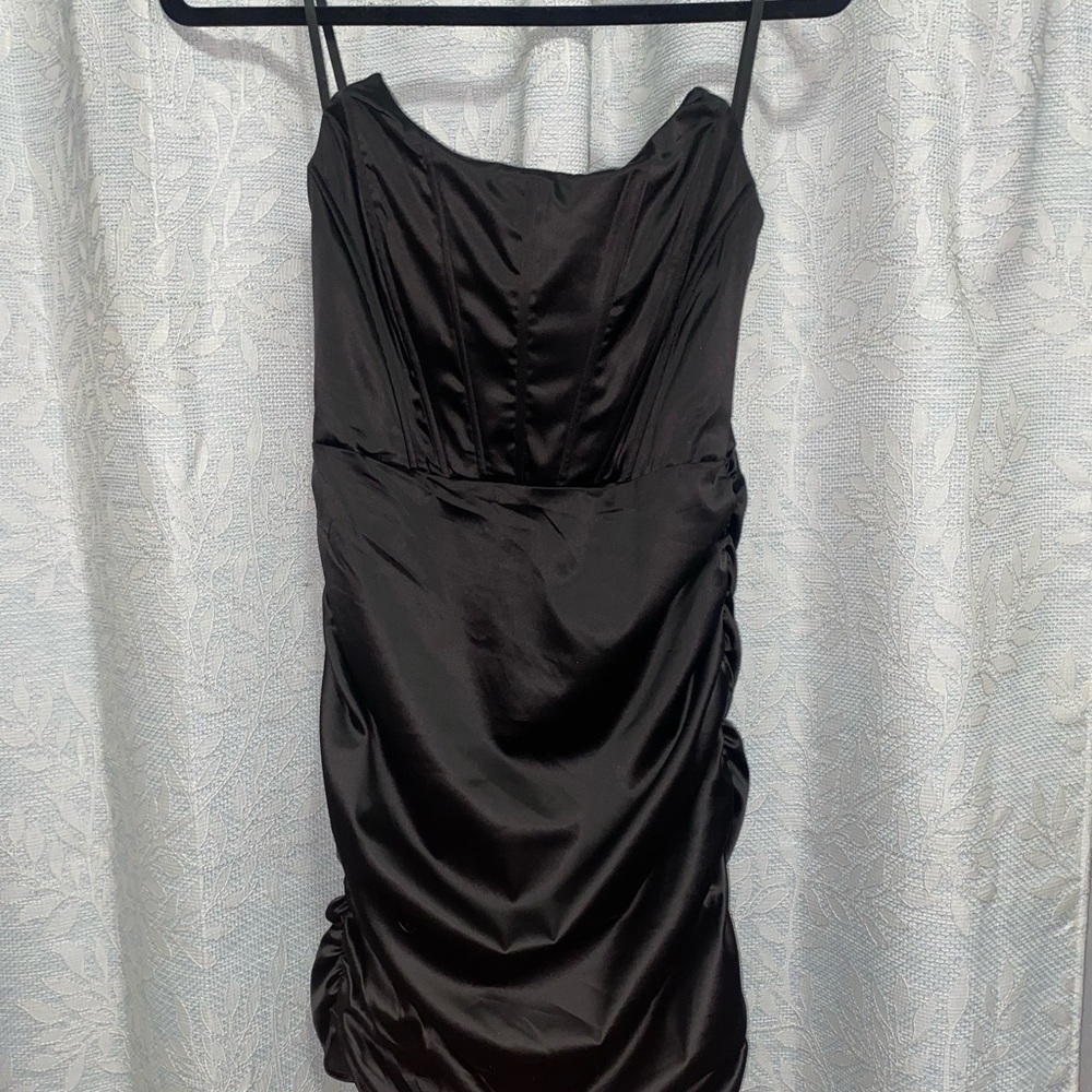 WINDSOR strapless black ribbed satin minidress (M)